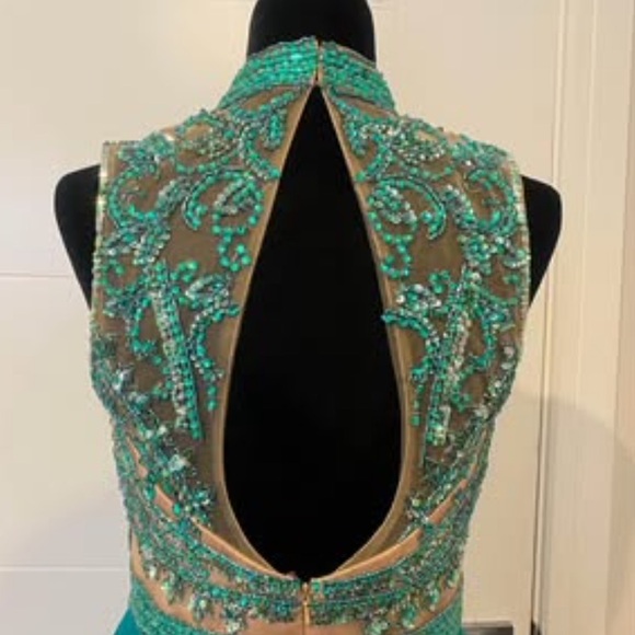 Sherri Hill halter skater dress, blue/teal/emerald, size 10, like new. - Picture 4 of 5